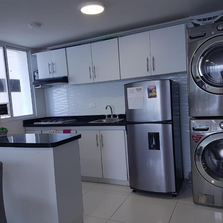 Espectaculares Vistas, Edificio Nautilus, Barrio El Laguito. - Three-Bedroom Apartment with Ocean View - 15