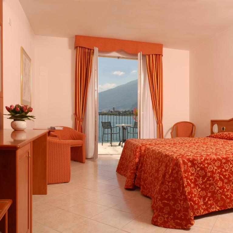 Hotel Regina - Superior Double Room with Lake View - 1