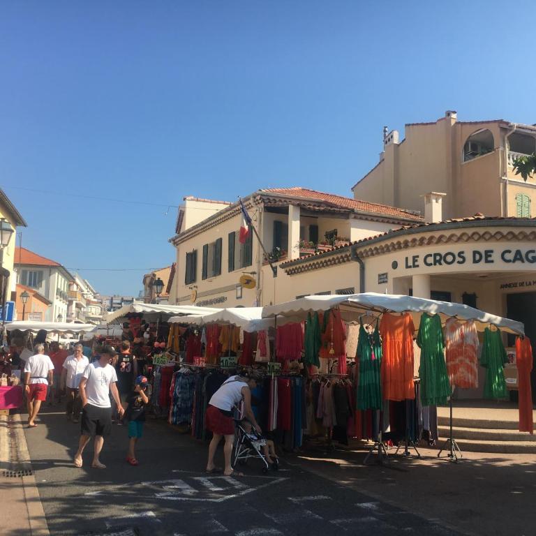 Charmant 2 pièces à 50 M de la mer - Appartement - 12