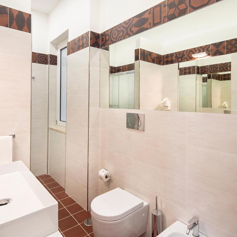 IstayinToledo Luxury Guest House - Superior Triple Room - 9
