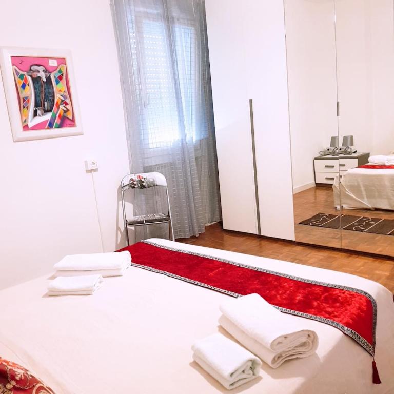 BB Stay Station - Camera Matrimoniale con Bagno in Comune - 17