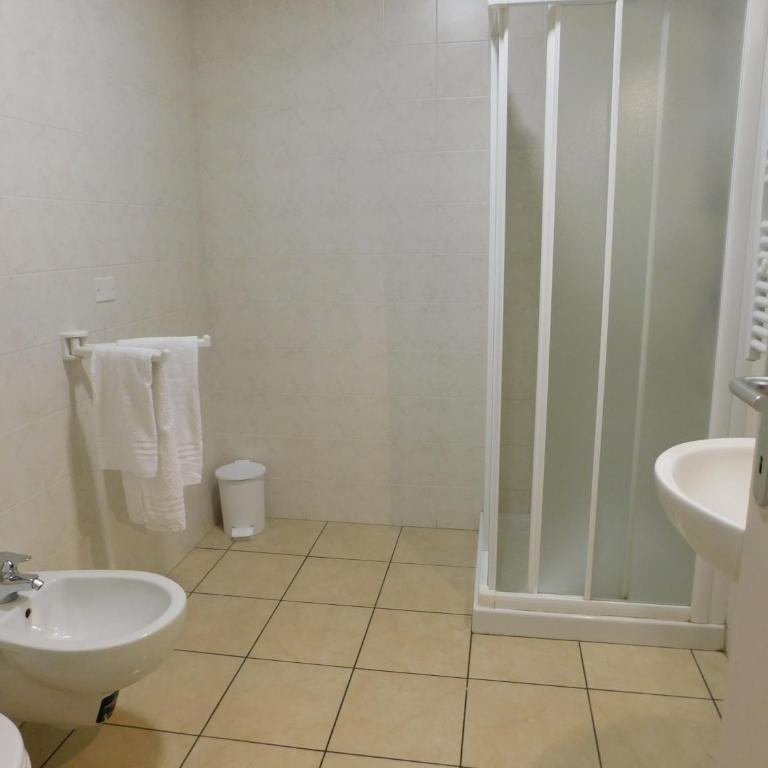 Holidays Residence - Appartamento con 2 Camere da Letto e Vasca Idromassaggio Privata - 7