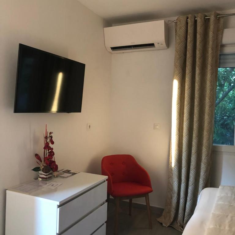 Villa hortensia - Chambre Double ou Lits Jumeaux avec Climatisation - Vue sur Jardin - 1
