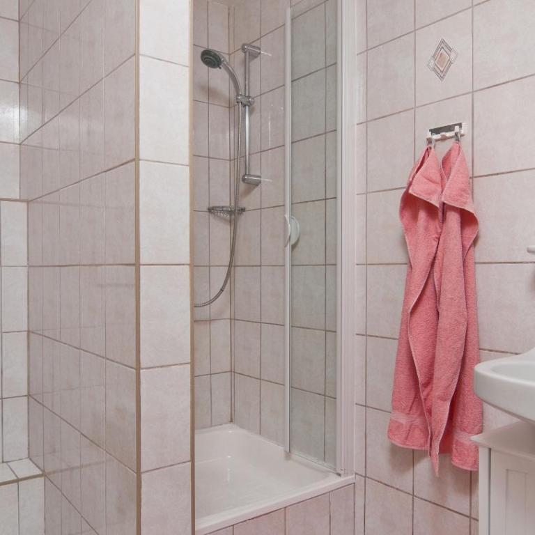 Pension Piovesan - Vierbettzimmer mit Balkon - 7