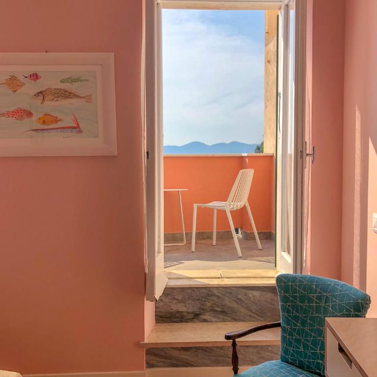 Ai Pesci Room Rental - Deluxe Doppelzimmer mit Balkon und Meerblick - 4