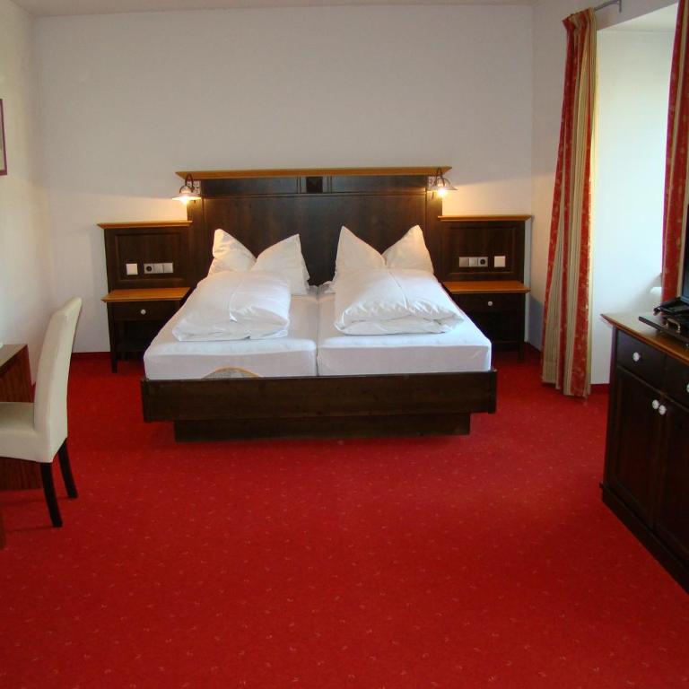 Hotel Neuwirt - Familienzimmer mit Badewanne - 3