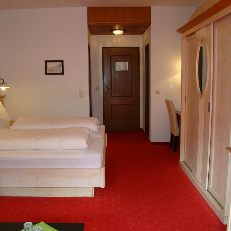 Hotel Neuwirt - Familienzimmer mit Balkon - 3