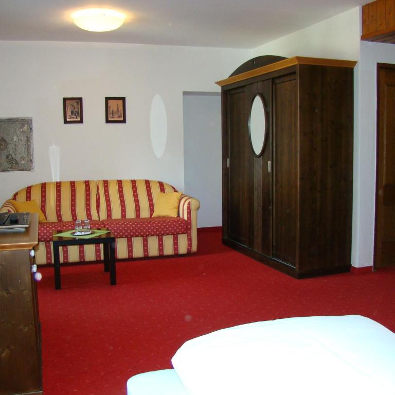 Hotel Neuwirt - Familienzimmer mit Badewanne - 2