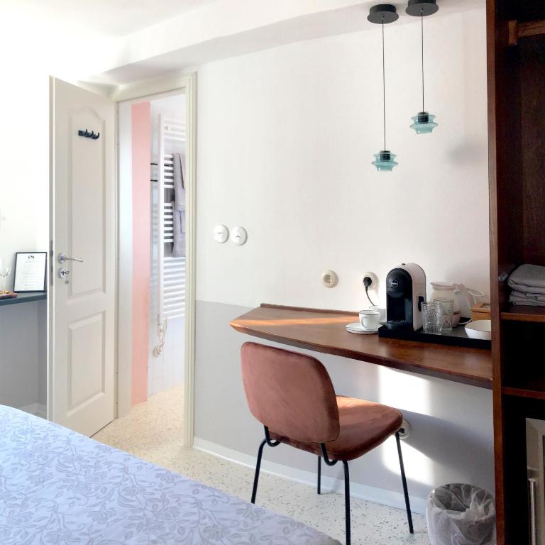 Agave Room Rental - Habitación Doble Deluxe con balcón y vistas al mar - 5