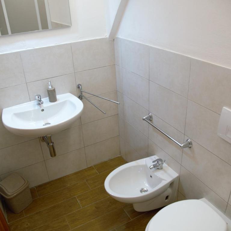 A Quattro di Mazze - Camera Matrimoniale con Bagno Privato - 15