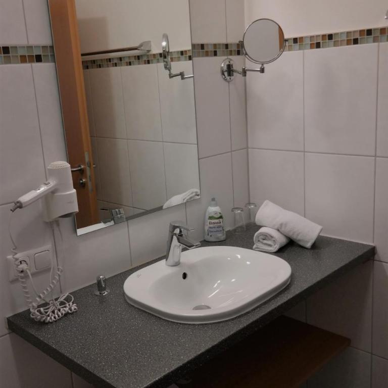 GS Hotel Mindelheim - Einzelzimmer mit Bad - 1