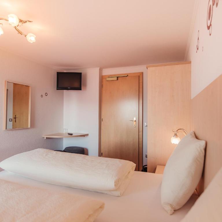 Pension Wiesenrain - Standard Doppelzimmer - 9