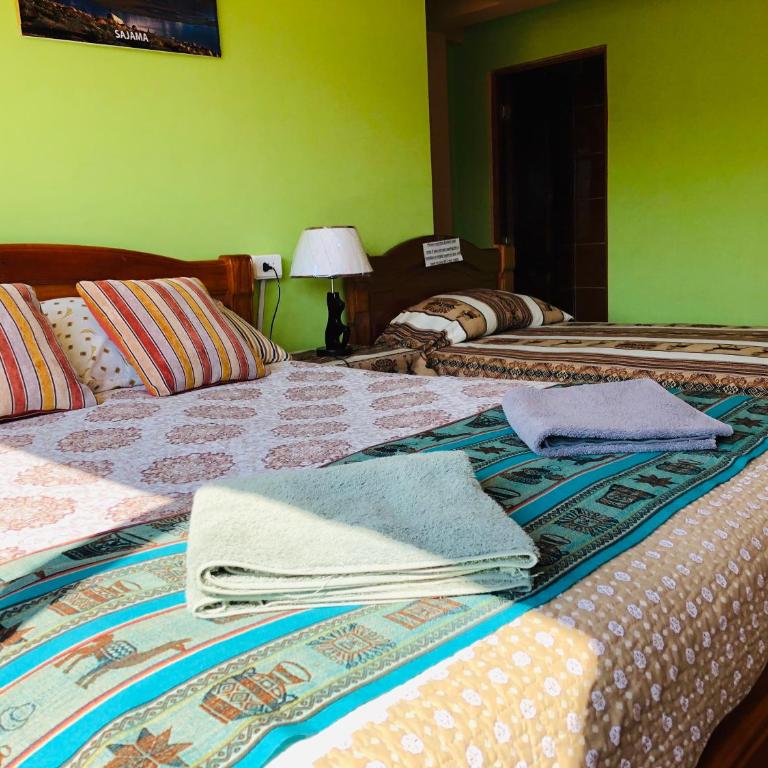 Hostal Iskanwaya - Habitación Doble con baño privado - 2 camas - 1