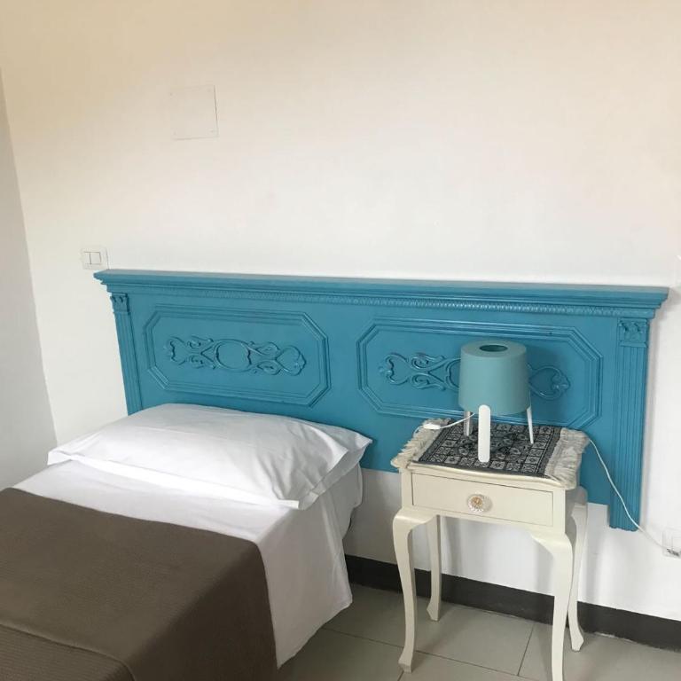 Mavi's bedrooms - Camera Doppia con Letti Singoli e Bagno in Comune - 7