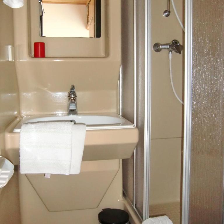 Mitschighof - Apartments und Zimmer - Heidis-Welt, Mitschig - Economy Doppelzimmer - 4