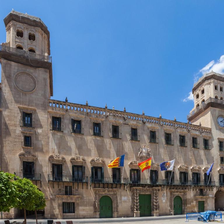 TEATRO centro alicante - Three-Bedroom Apartment - 27