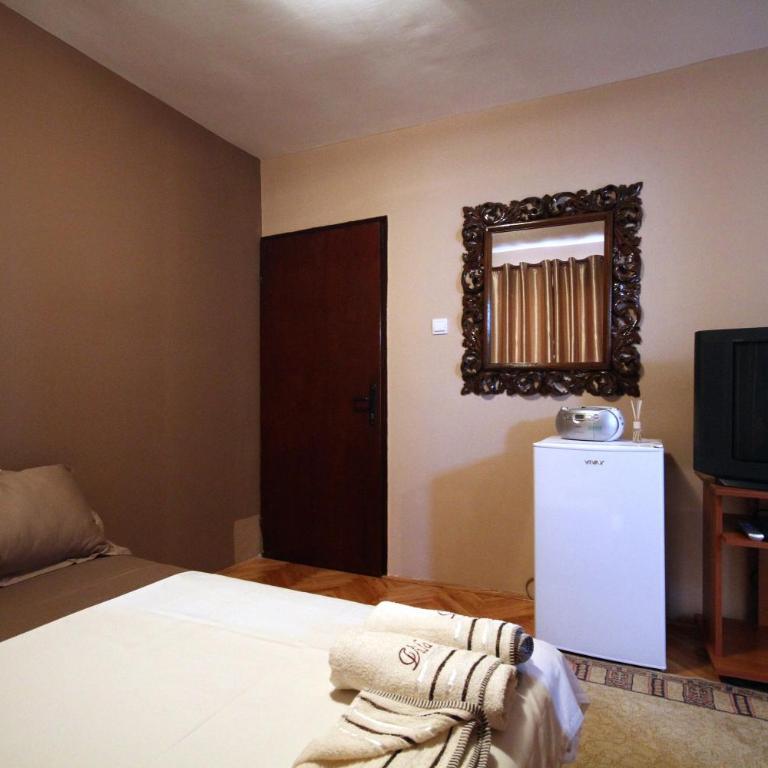 Apartments Vila Galileo - Dvokrevetna Soba sa Bračnim Krevetom - 53