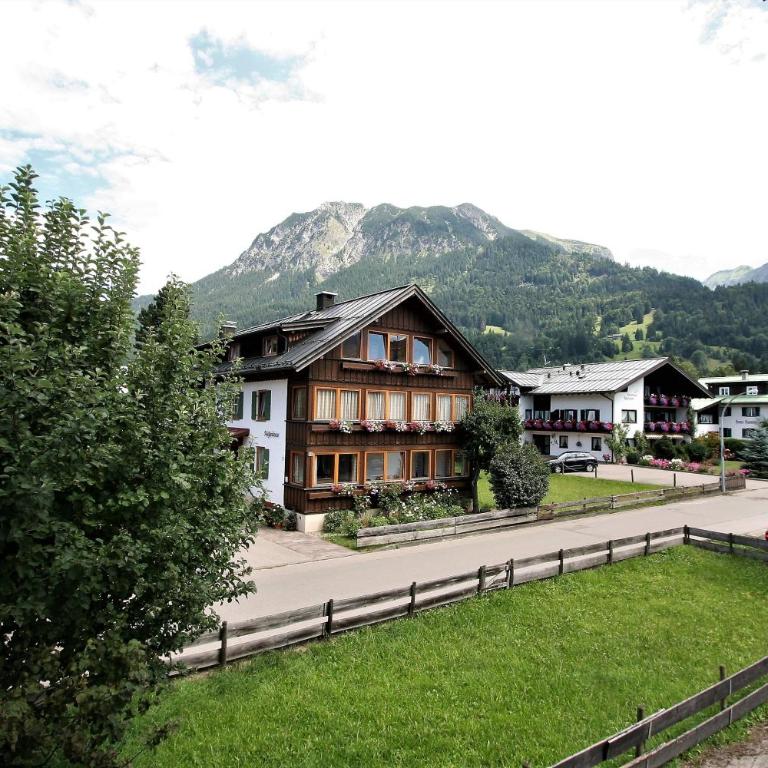 Alpenflair Ferienwohnungen Whg 106 - Apartment - 5