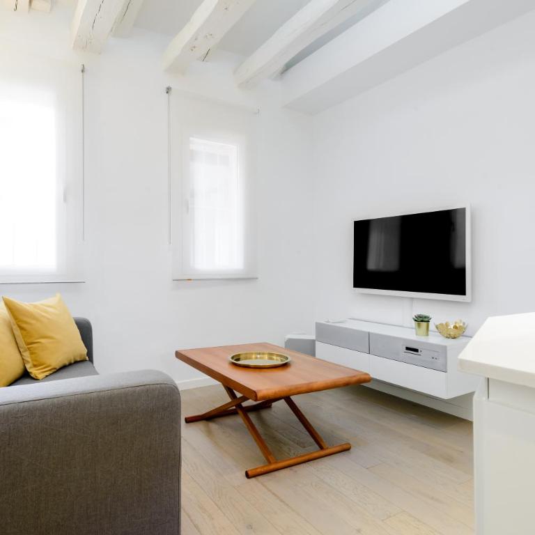 Reina Sofía - Buhardilas con encanto, AC - Apartment - 1