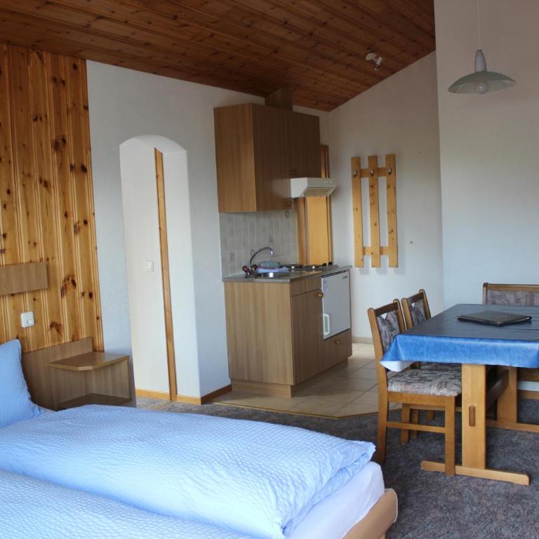 Hotel Alpha - Habitación Familiar - 23