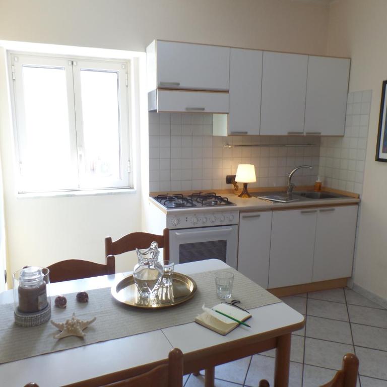 Sea View Apartment - Apartment with Sea View - 14