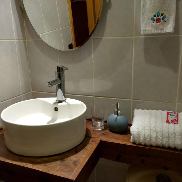 Hostal Mackay Temuco - Habitación Individual con baño privado - 1