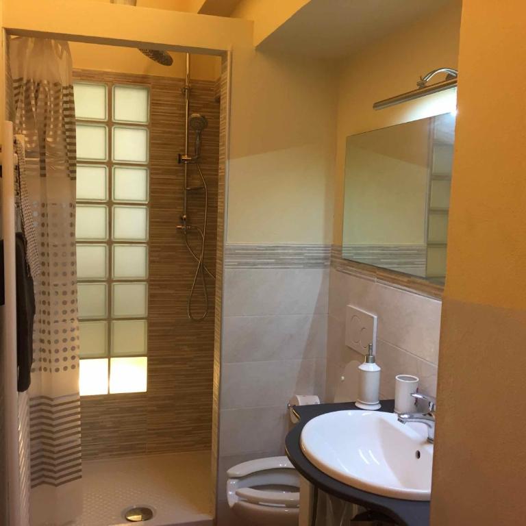 Lovely Apartments Barra di ferro centro Storico Cuneo - One-Bedroom Apartment with View - 10