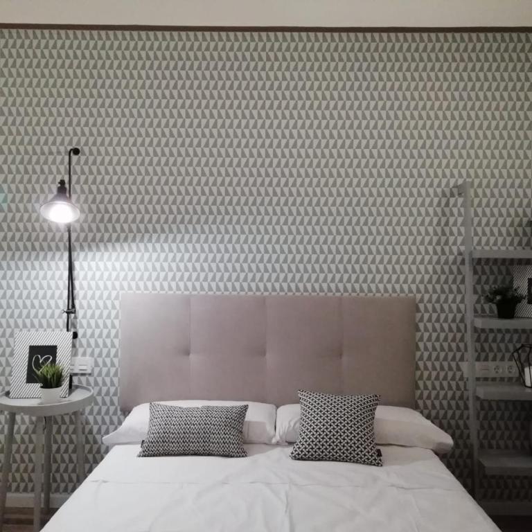 Vestal Suites Classic Adults Only - Deluxe Room - 2