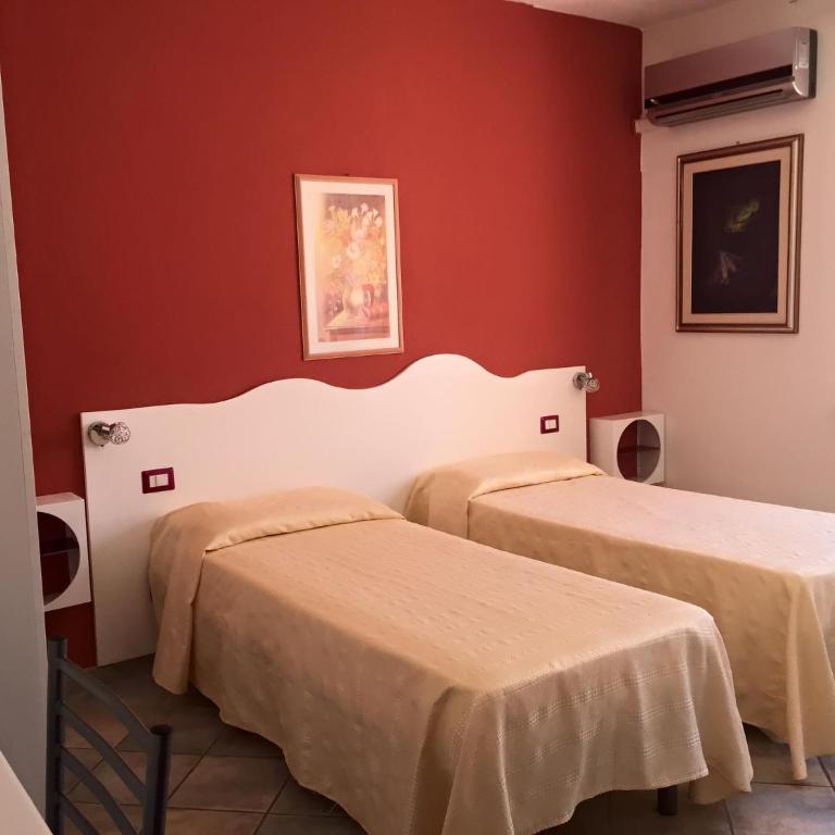 Hotel Sandalion - Camera Economy Doppia con Letti Singoli - 5