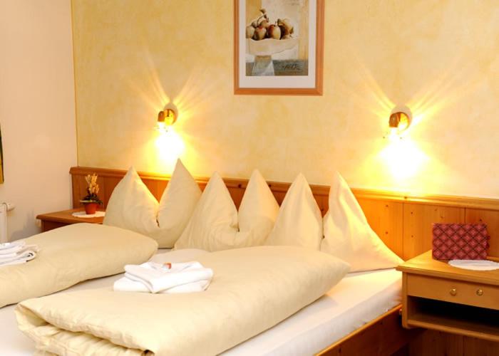 Pension Unterhof - Familienzimmer mit Dusche - 1