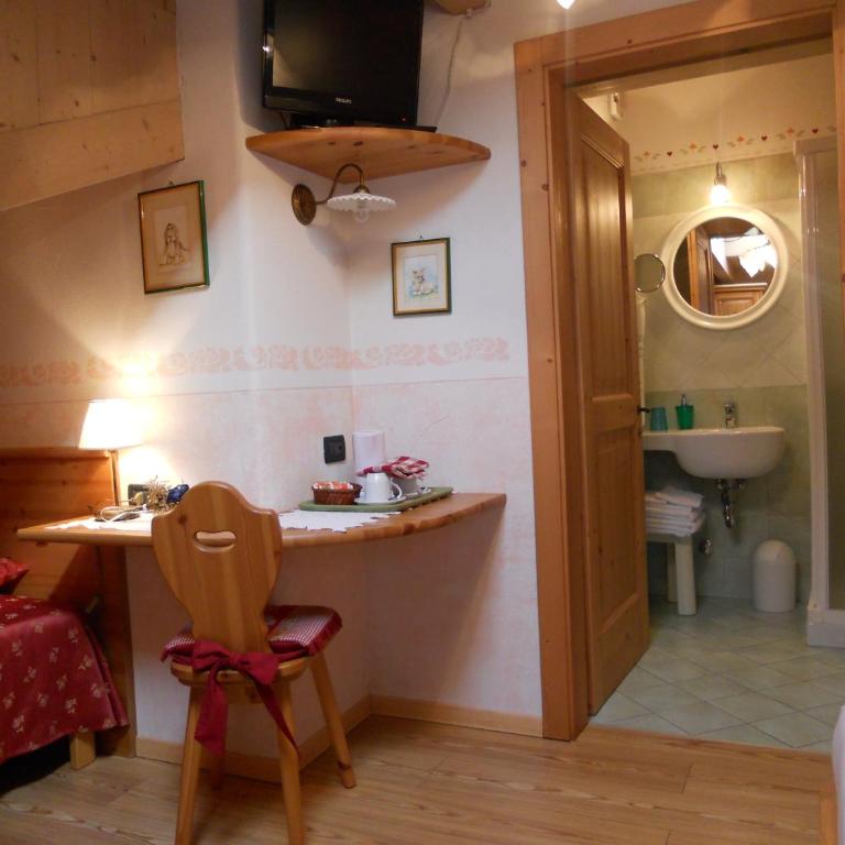 Hotel Garnì Salvanel - Dreibettzimmer mit eigenem Bad - 4