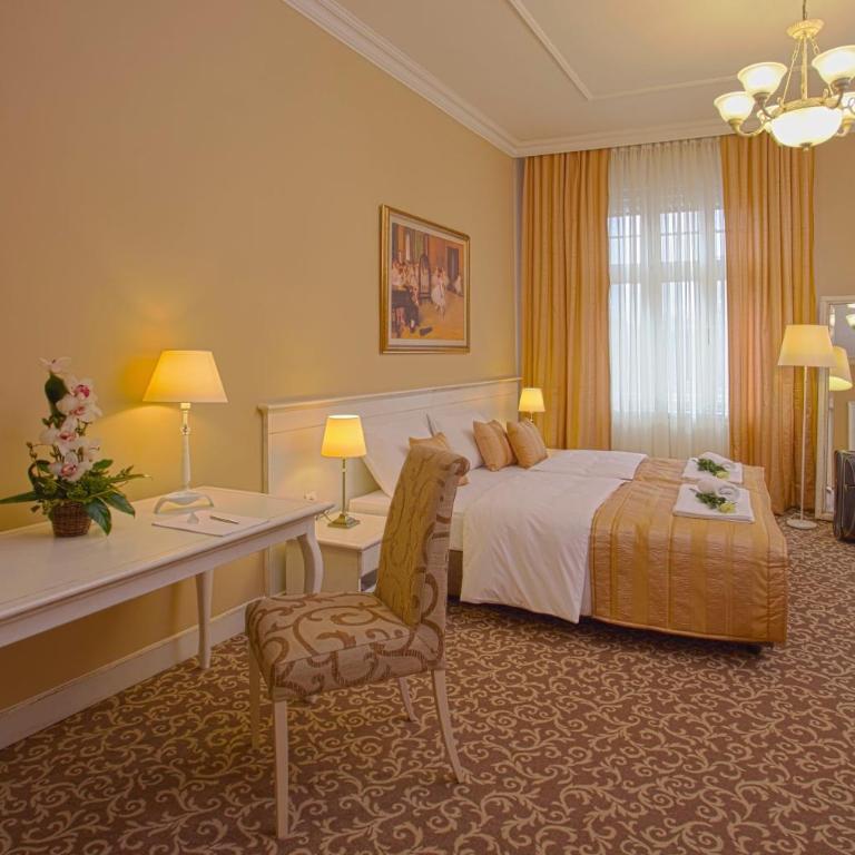 Booking Rooms - Superior Double or Twin Room - 5
