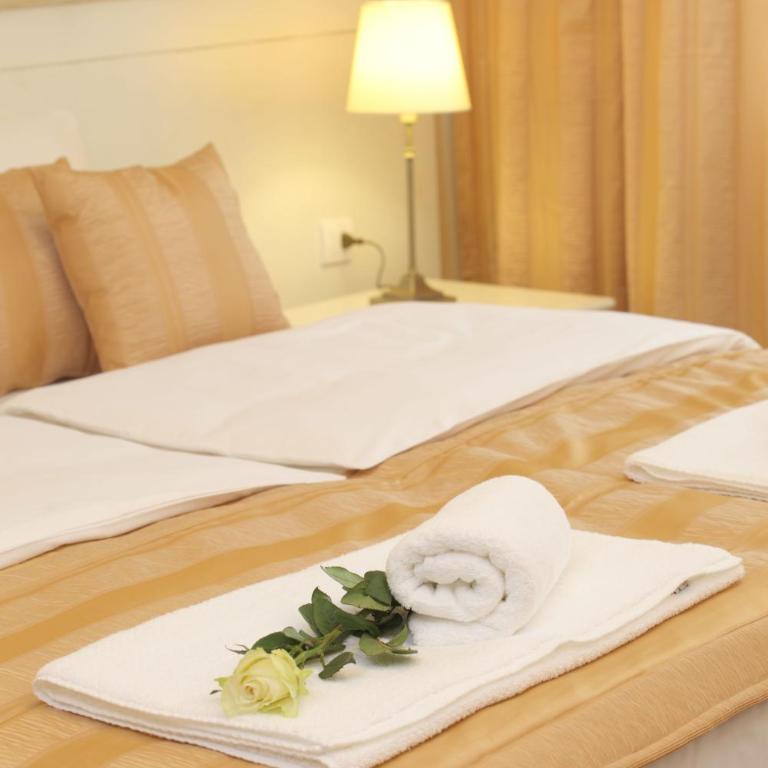 Booking Rooms - Superior Triple Room - 1
