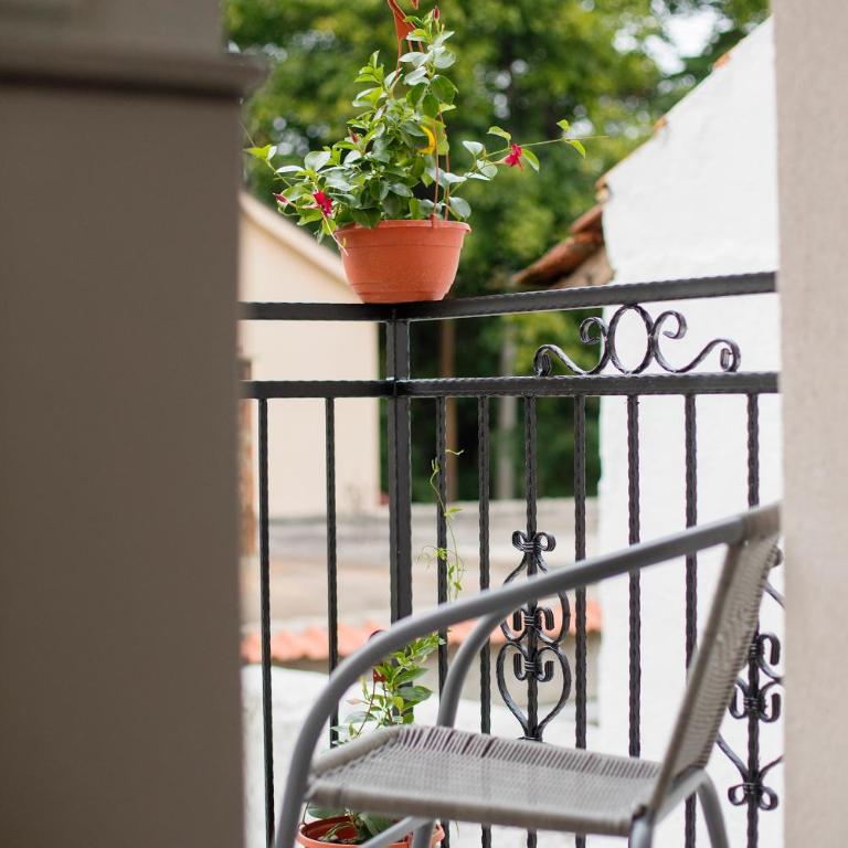Villa Odobasic Rooms - Double Room with Private Bathroom - 11