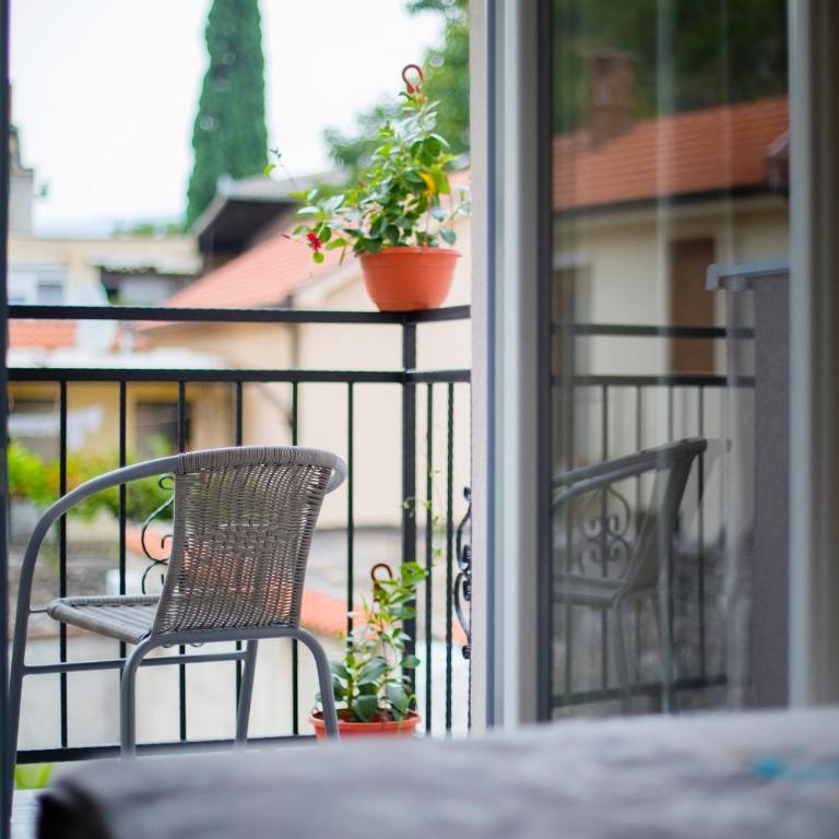 Villa Odobasic Rooms - Double Room with Private Bathroom - 12