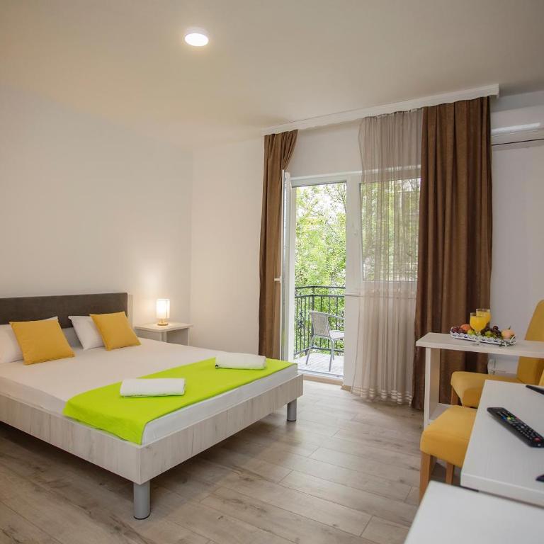 Villa Odobasic Rooms - Triple Room with Private Bathroom - 1