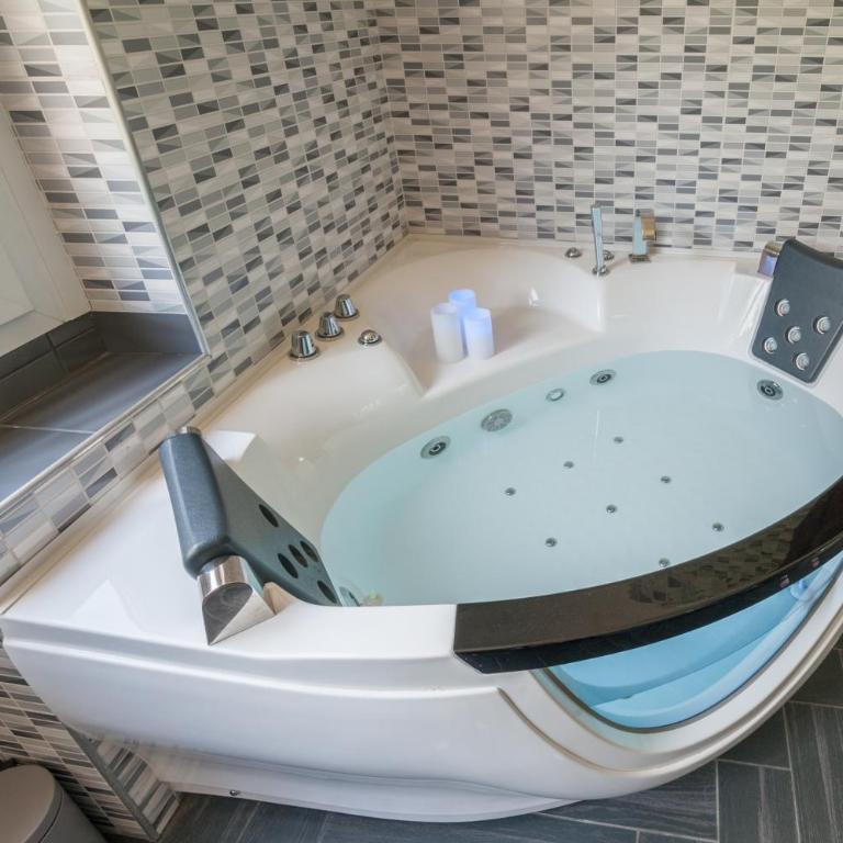 World Wide Bed - Prenestino - Chambre de Luxe Double ou Lits Jumeaux avec Baignoire Spa - 6