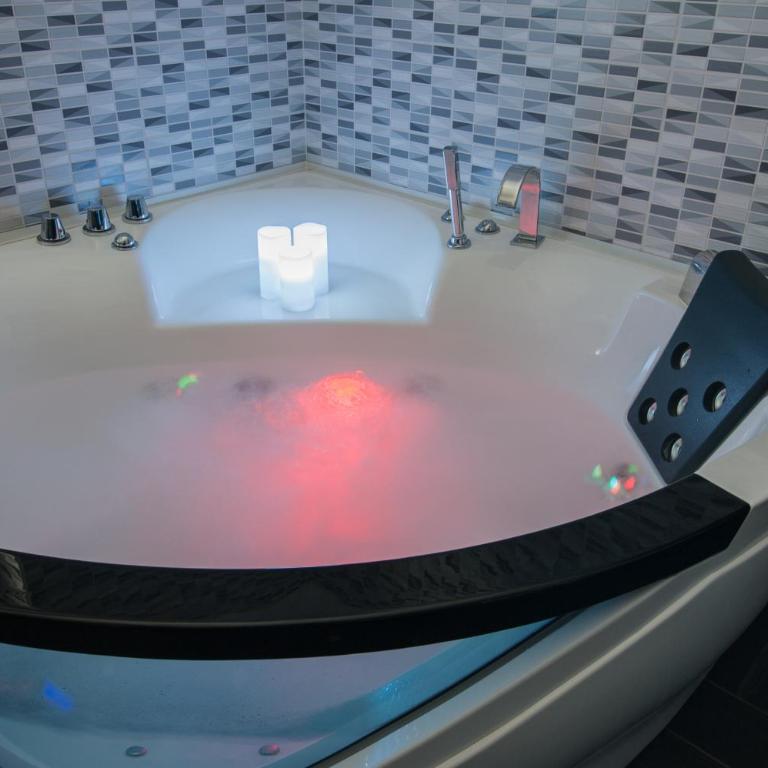 World Wide Bed - Prenestino - Chambre de Luxe Double ou Lits Jumeaux avec Baignoire Spa - 32