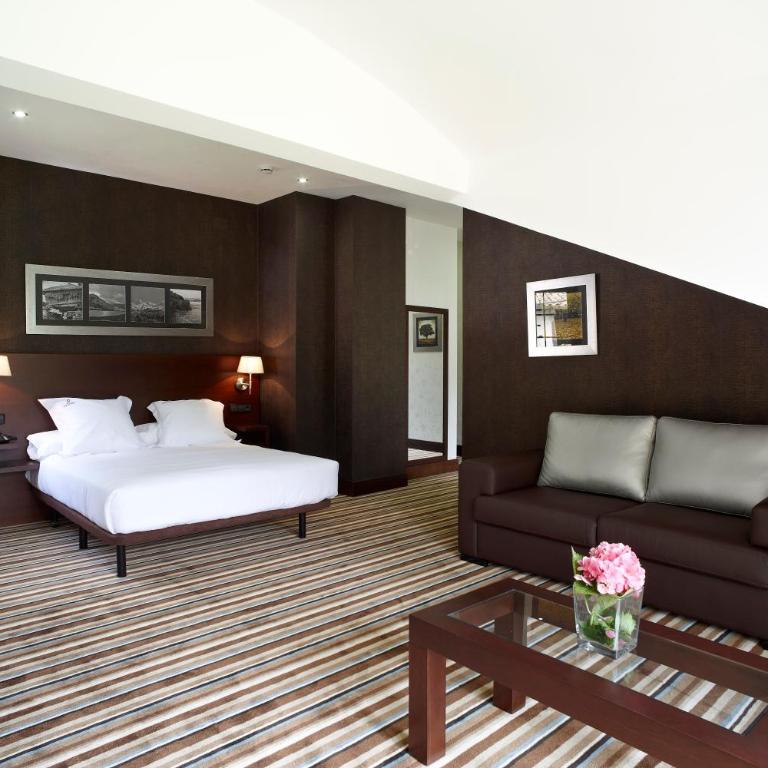 Hotel Granda - Habitación Familiar con aparcamiento - 3
