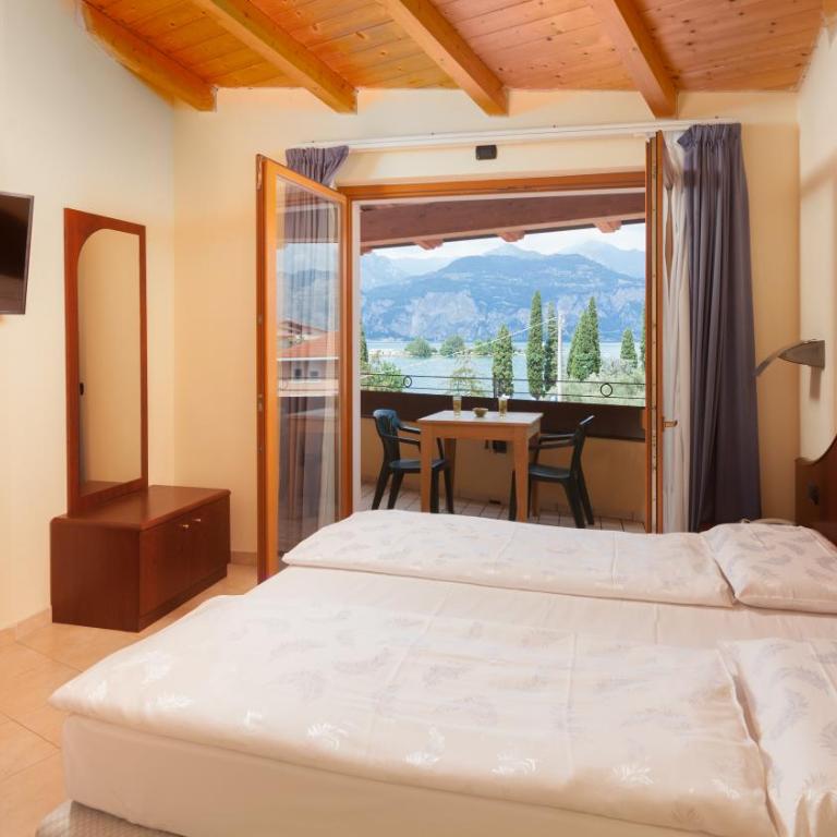 Hotel Villa Isabella - Camera Matrimoniale Deluxe con Vista Lago - 5