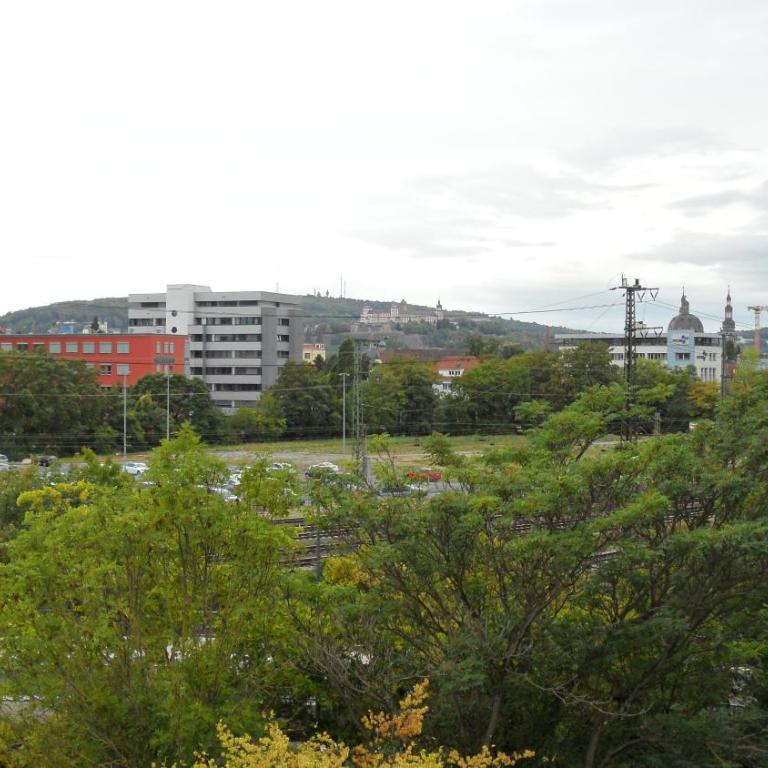 Central City Apartment Würzburg with private Parking - Apartment - 2