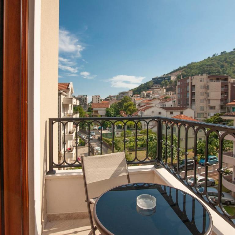 Hotel Villa Gracia - Standardna Dvokrevetna Soba sa Bračnim Krevetom/Zasebnim Krevetima - 20