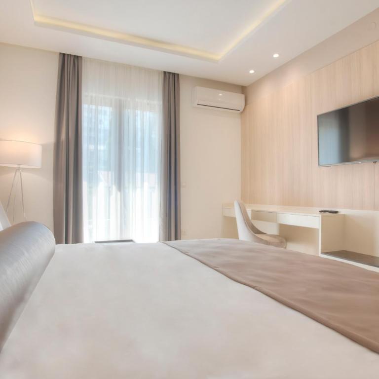 Hotel Villa Gracia - Standardna Dvokrevetna Soba sa Bračnim Krevetom/Zasebnim Krevetima - 28