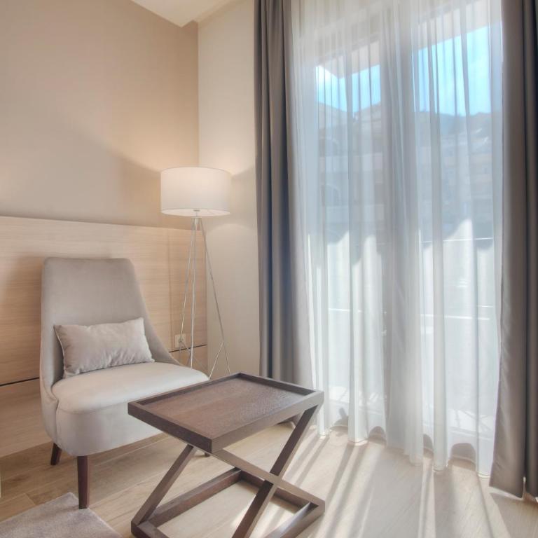 Hotel Villa Gracia - Standardna Dvokrevetna Soba sa Bračnim Krevetom/Zasebnim Krevetima - 29