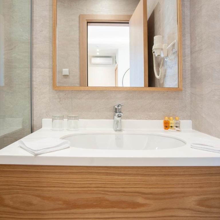 Hotel Villa Gracia - Standardna Dvokrevetna Soba sa Bračnim Krevetom/Zasebnim Krevetima - 21