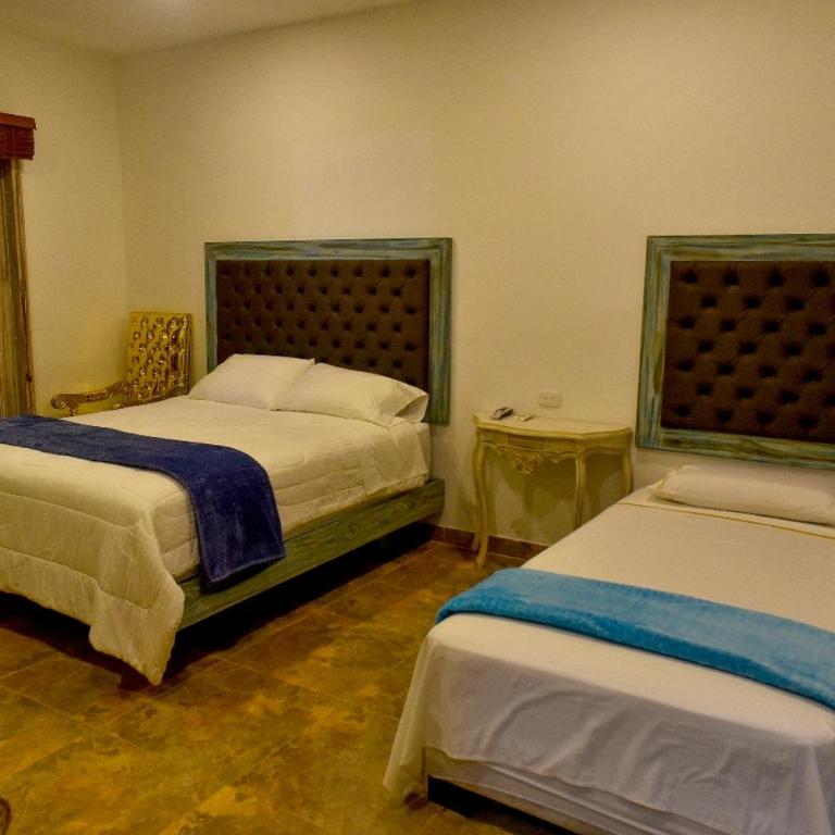 Hotel Finca Naranjal - Habitación Triple con balcón - 1