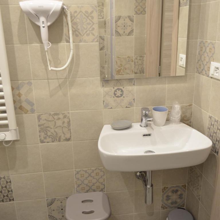 Mare dentro rooms - Camera Matrimoniale/Doppia con Letti Singoli con Bagno Privato - 15