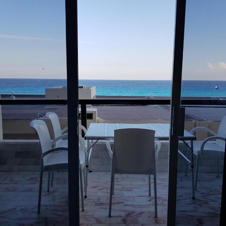 MARLIN TURQUESA DEPARTAMENTOs FRENTE AL MAR - Three-Bedroom Apartment with Water View - 13