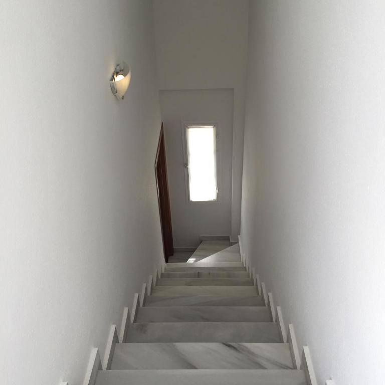 El Cortijuelo. Magnificent triplex terraced house with rooftop of 18m2, overlooking the sea. Parking - Vacation Home - 42