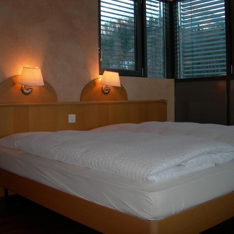 Hotel Crystal Interlaken - Deluxe Vierbettzimmer mit Klimaanlage und Dachterrasse - 3
